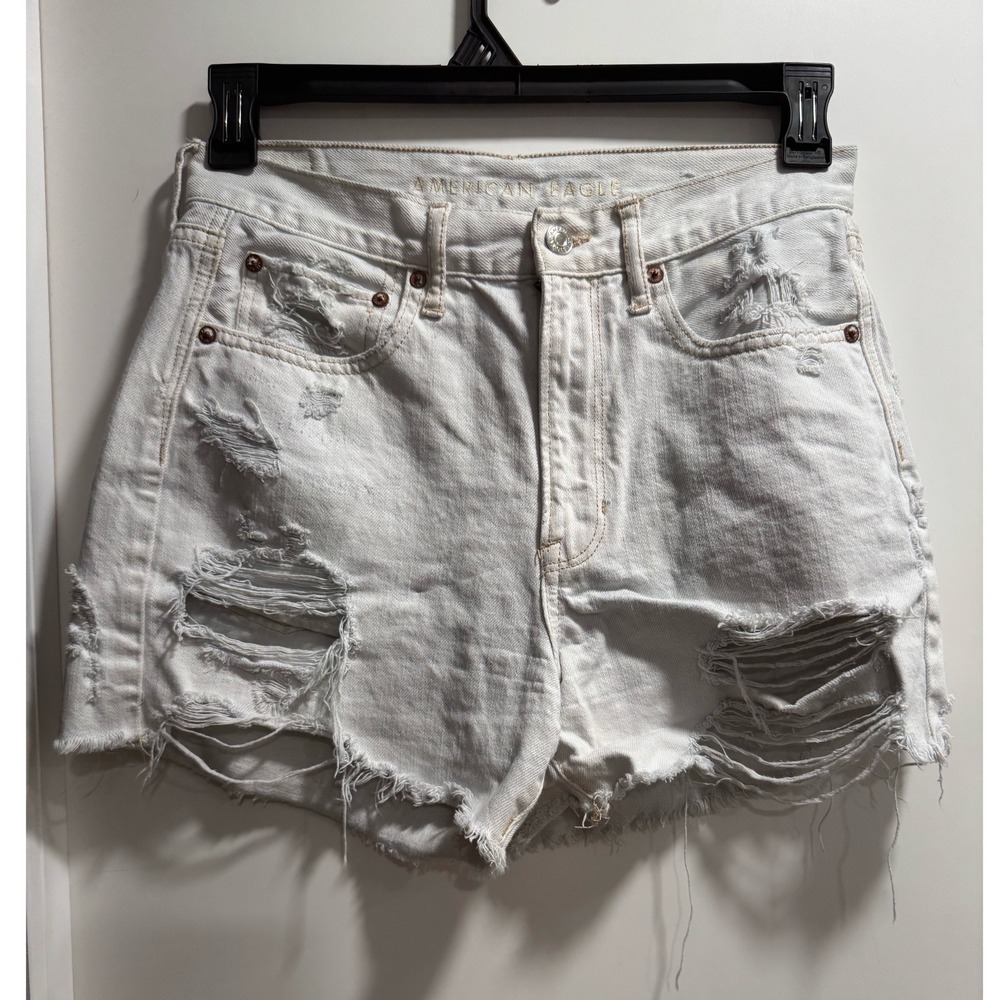 American Eagle 90s Boyfriend Shorts White Distressed Denim High Waisted 6